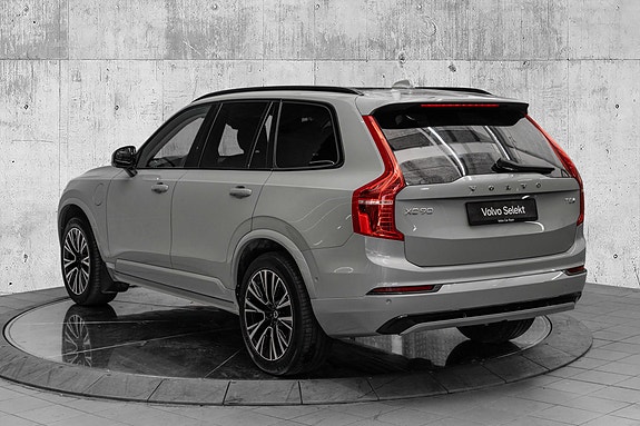 Volvo XC90 5 of 30