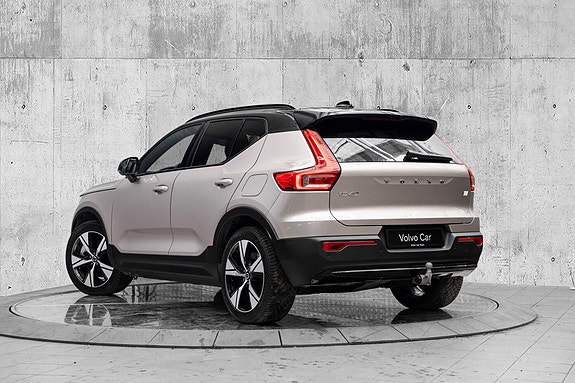Volvo XC40 5 of 29
