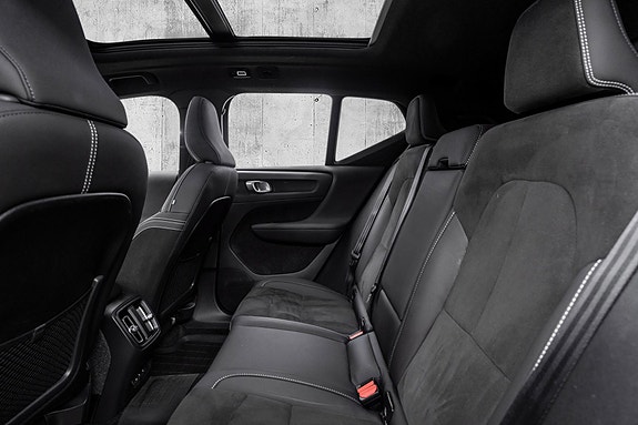 Volvo XC40 13 of 29