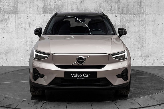 Volvo XC40 3 of 29