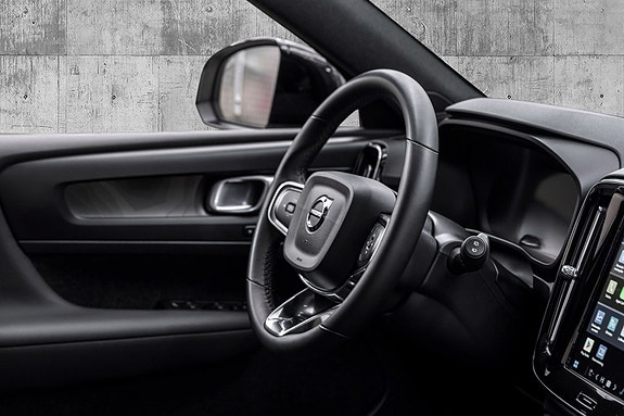 Volvo XC40 27 of 29