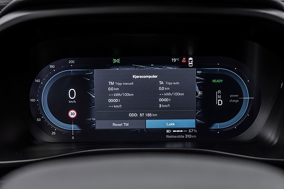 Volvo XC40 16 of 29