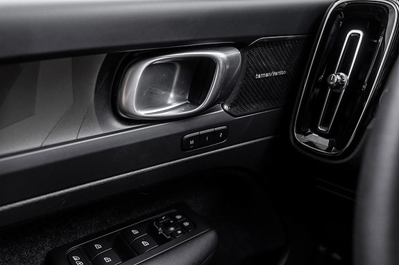 Volvo XC40 11 of 29