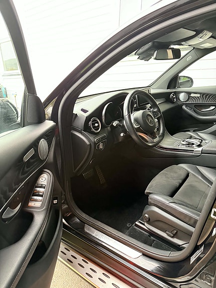 Mercedes-Benz GLC250 d 13 of 23