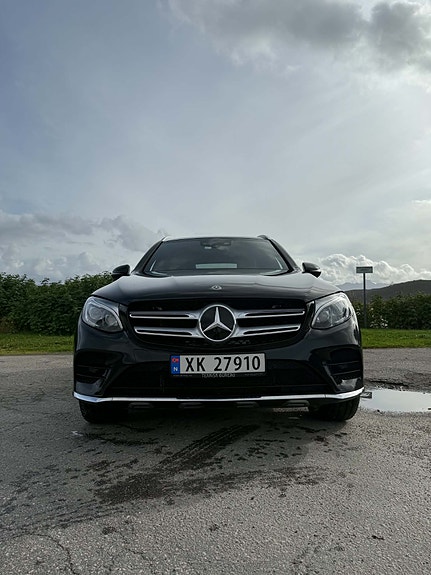 Mercedes-Benz GLC250 d 2 of 23