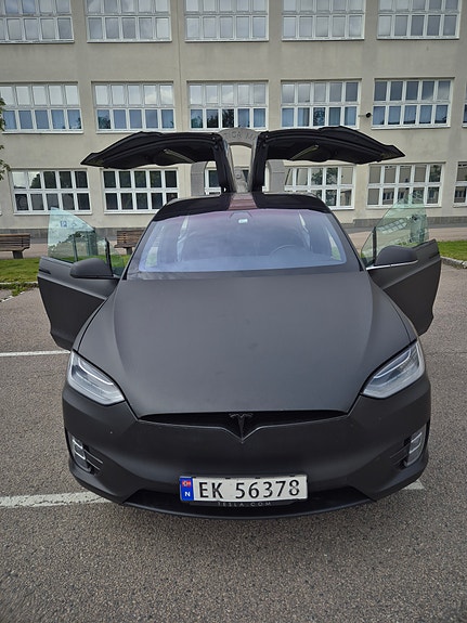 Tesla Model X 5 of 14