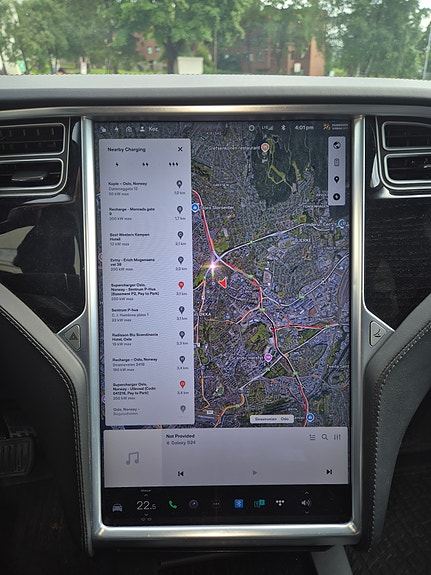 Tesla Model X 11 of 14