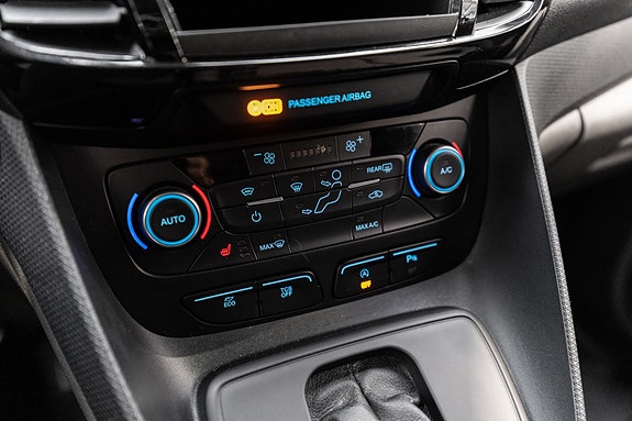Ford Transit Connect 16 of 25