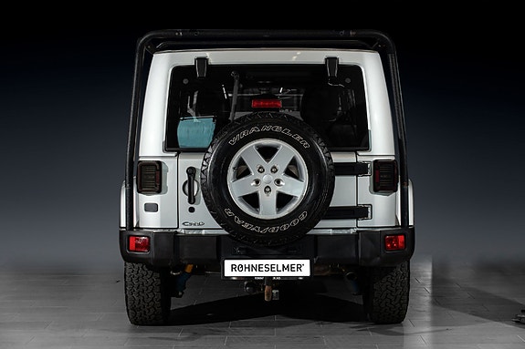 Jeep Wrangler Unlimited 12 of 26