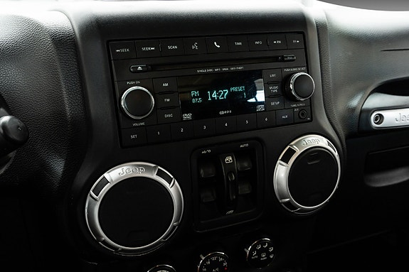 Jeep Wrangler Unlimited 22 of 26