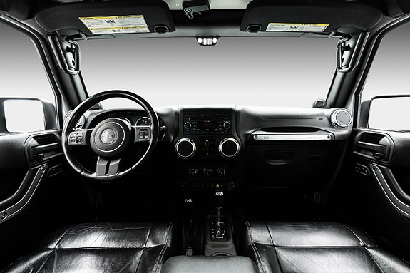 Jeep Wrangler Unlimited 24 of 26