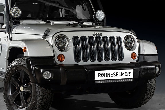 Jeep Wrangler Unlimited 2 of 26