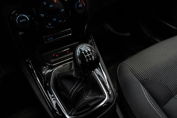 Ford Fiesta 14 of 21