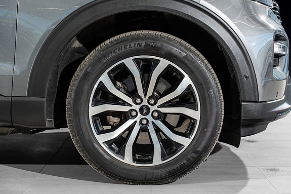 Ford Explorer 11 of 30