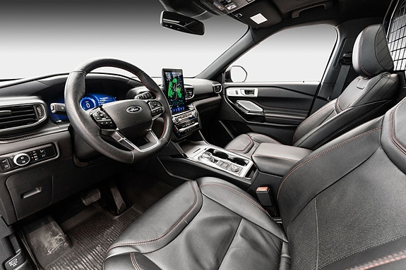Ford Explorer 27 of 30