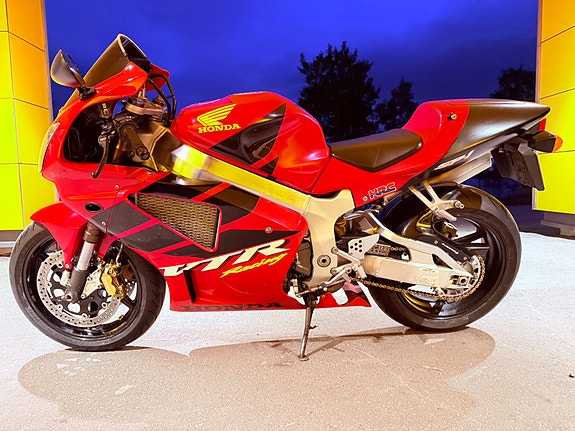 Honda VTR 1000 SP1 6 of 12
