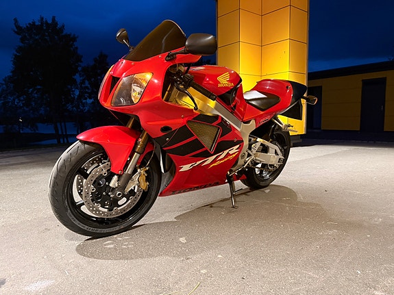Honda VTR 1000 SP1 2 of 12