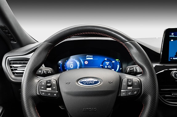 Ford Kuga 11 of 29