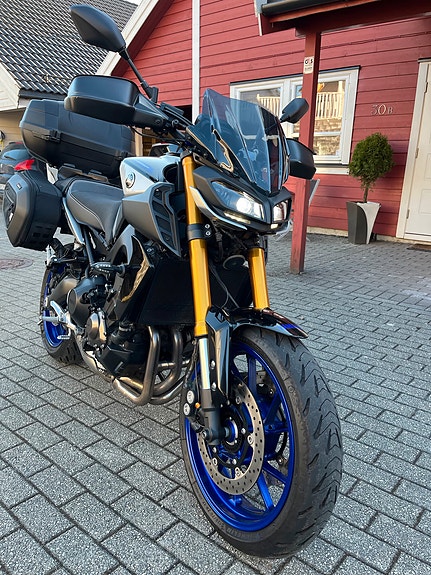 Yamaha MT-09 SP 2 of 5
