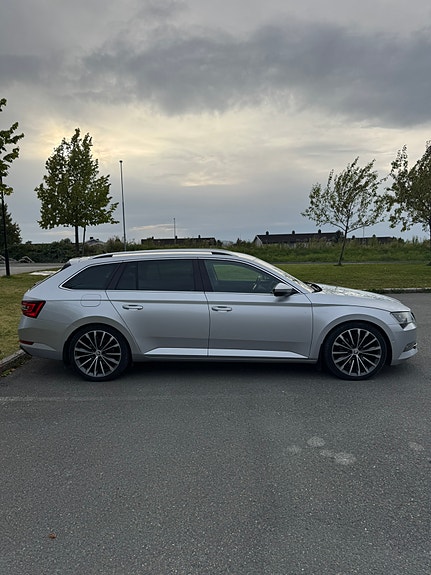Skoda Superb 7 of 30