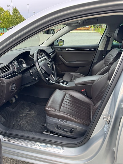 Skoda Superb 12 of 30
