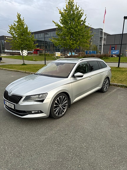 Skoda Superb 8 of 30