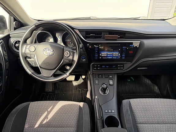 Toyota Auris 17 of 25