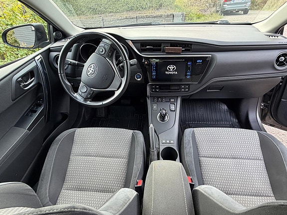Toyota Auris 16 of 25