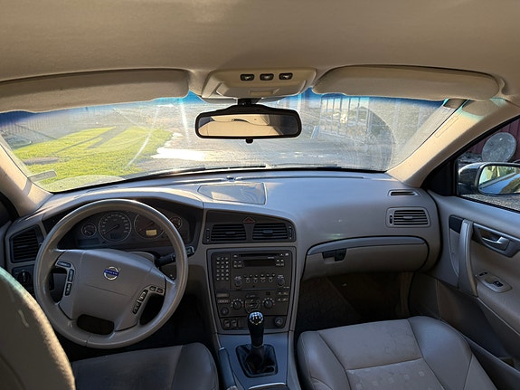Volvo V70 4 of 10