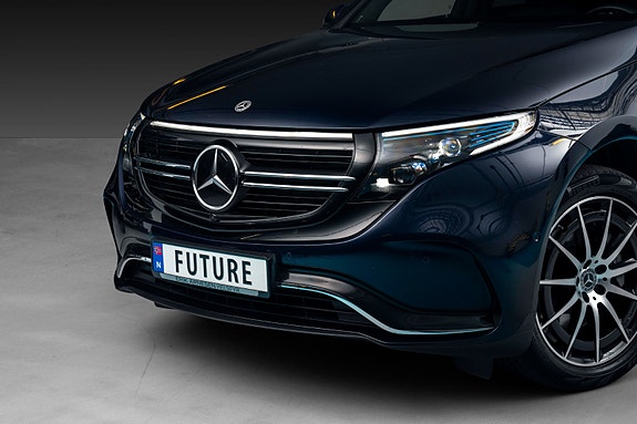 Mercedes-Benz EQC400 2 of 30