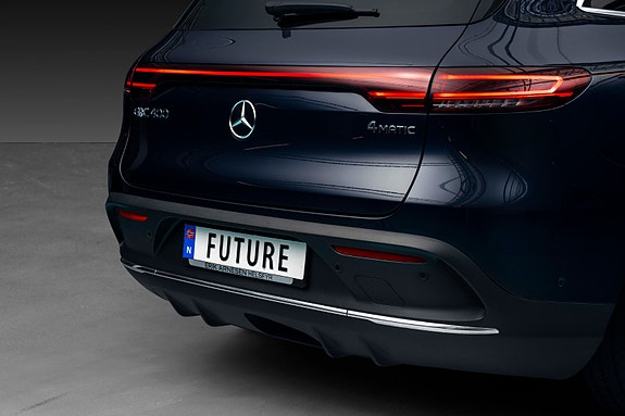 Mercedes-Benz EQC400 9 of 30
