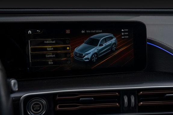 Mercedes-Benz EQC400 17 of 30