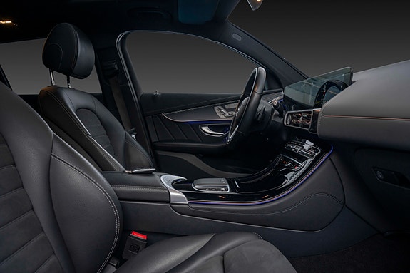Mercedes-Benz EQC400 30 of 30