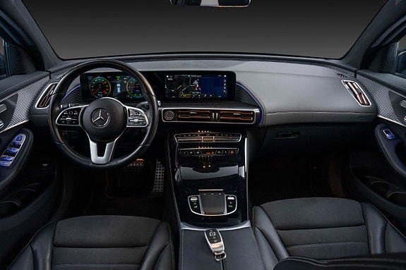 Mercedes-Benz EQC400 27 of 30