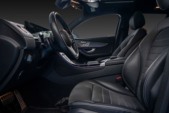 Mercedes-Benz EQC400 22 of 30
