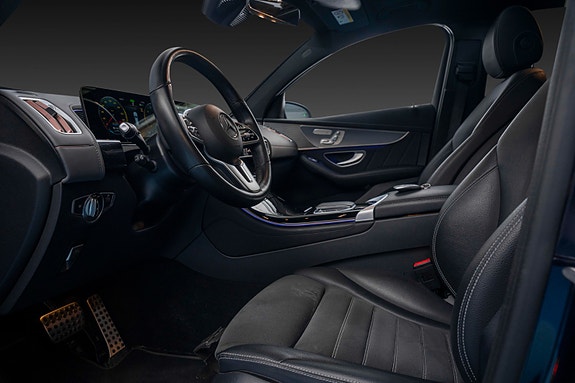 Mercedes-Benz EQC400 23 of 30