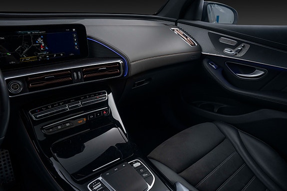 Mercedes-Benz EQC400 12 of 30