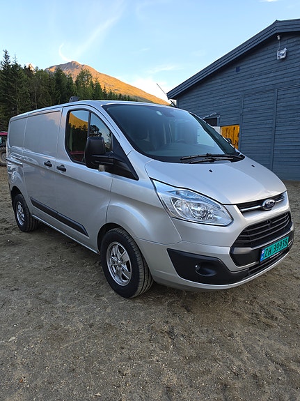 Ford Transit Custom 2 of 7