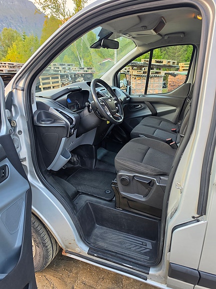 Ford Transit Custom 6 of 7