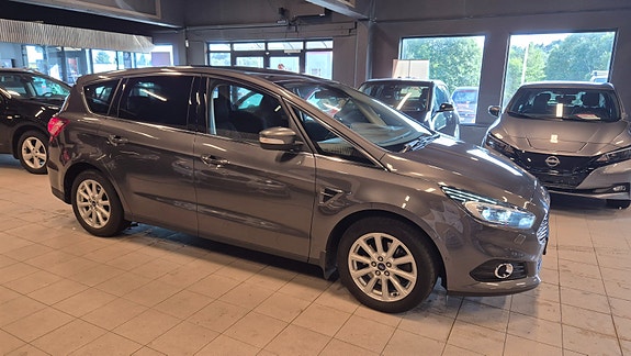 Ford S-MAX 4 of 26