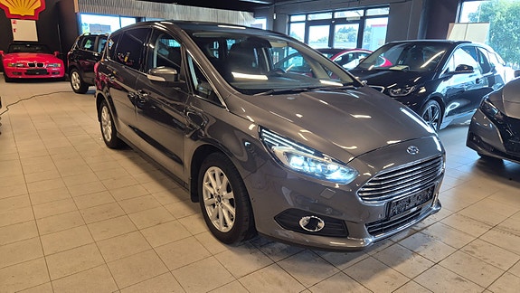 Ford S-MAX 3 of 26