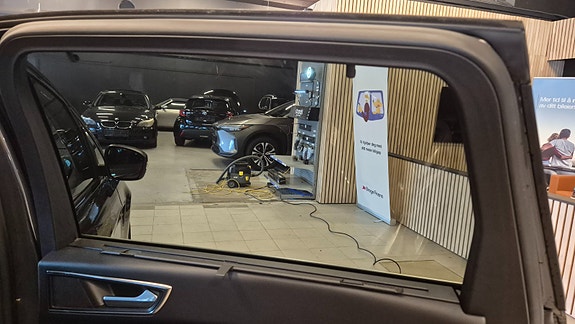 Ford S-MAX 23 of 26