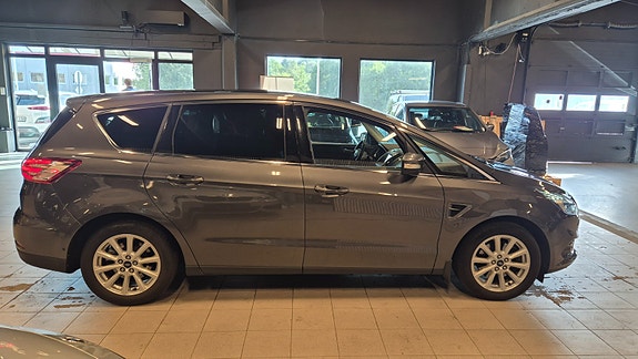 Ford S-MAX 5 of 26