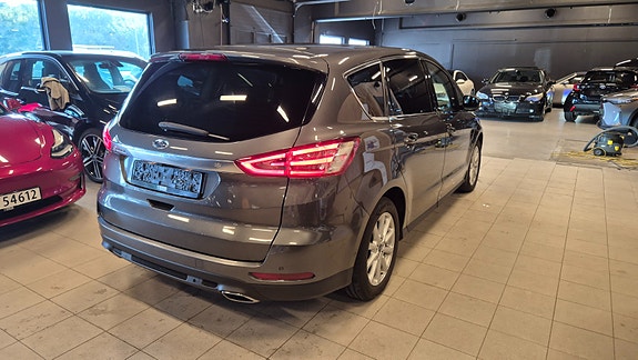 Ford S-MAX 6 of 26