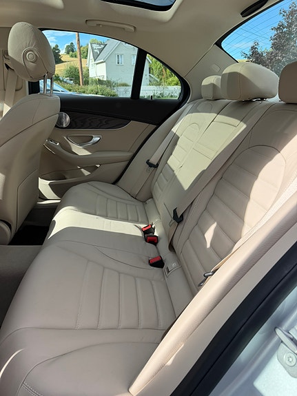 Mercedes-Benz C200 9 of 9