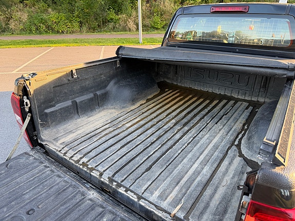 Isuzu D-max 8 of 12