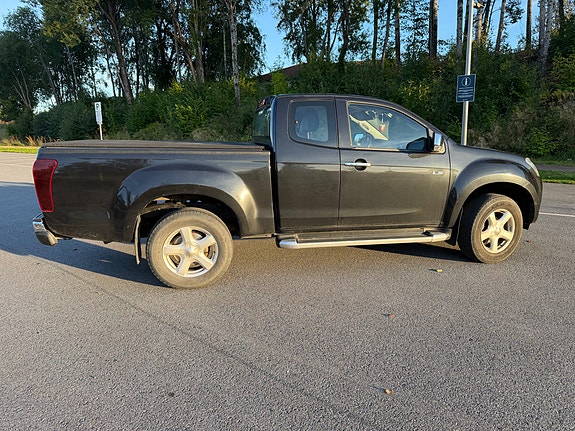 Isuzu D-max 4 of 12
