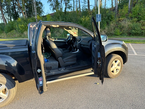 Isuzu D-max 10 of 12