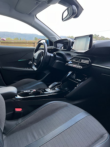 Peugeot 208 11 of 17