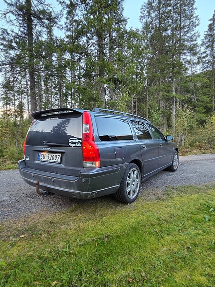 Volvo V70 3 of 3
